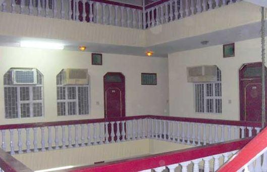 Hotel Raj B & B